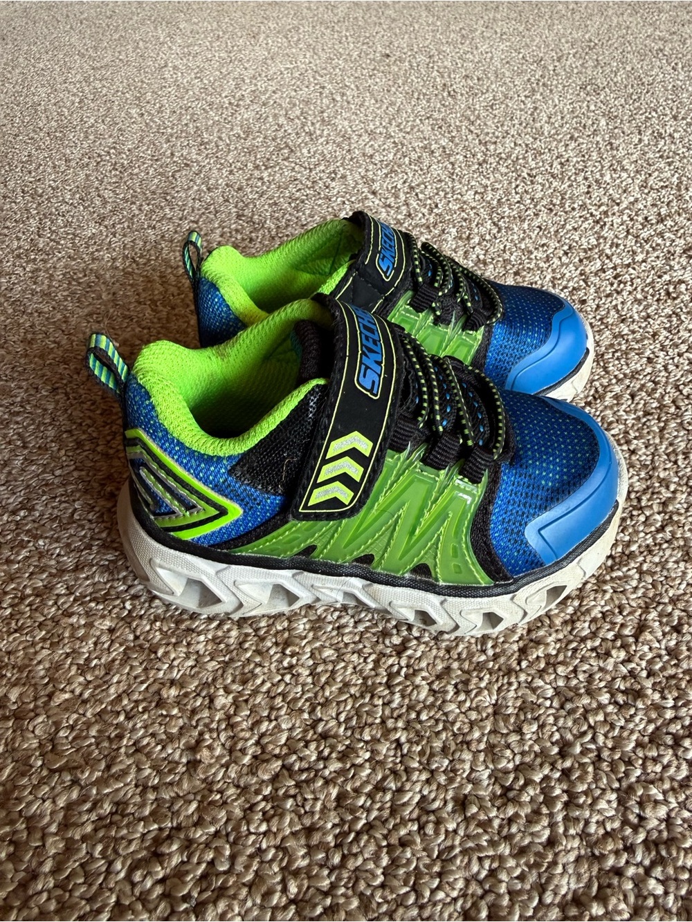 Skechers toddler Boys' Blue and Green Light up Sneakers sz5